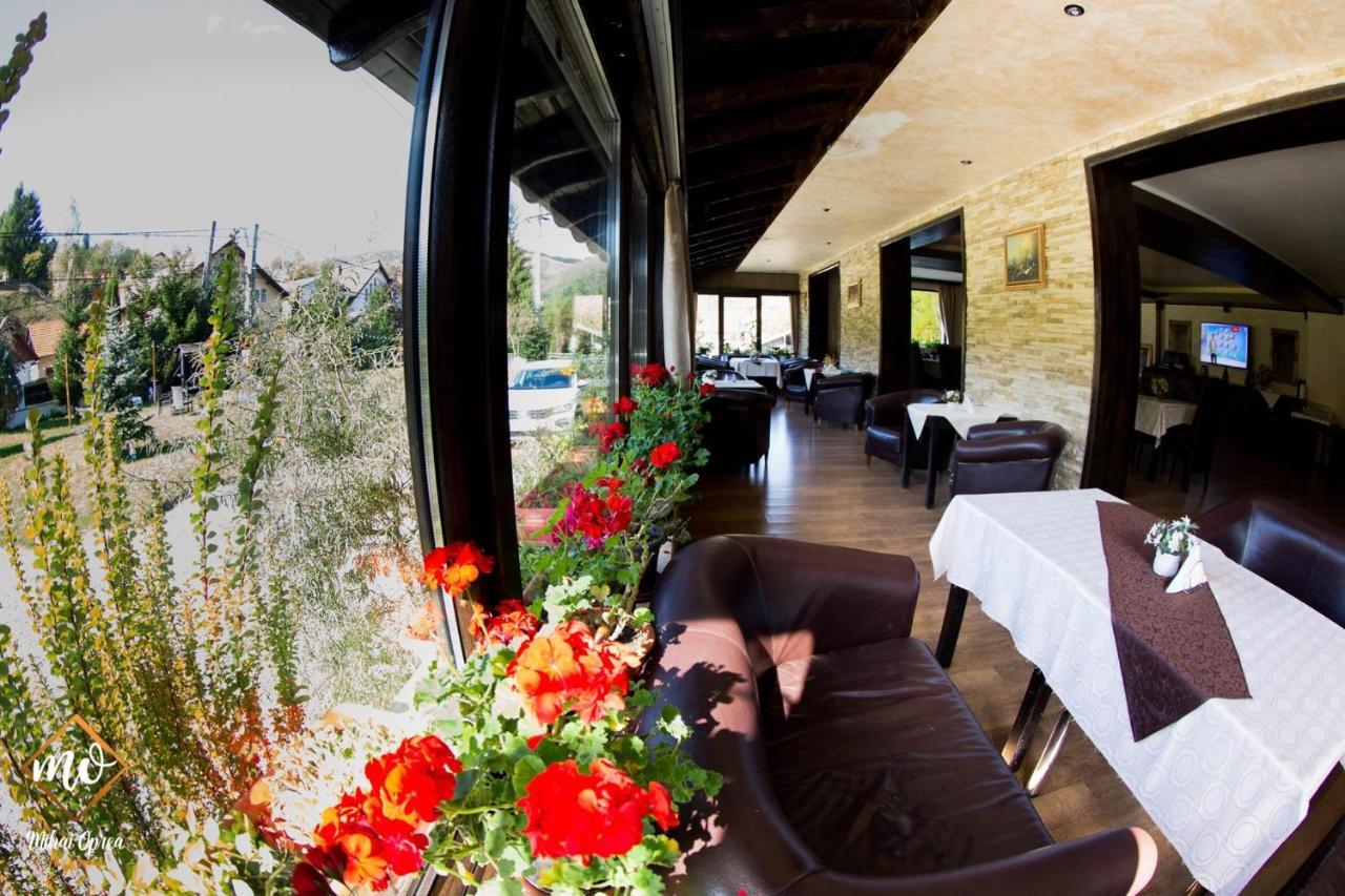 Hanul Simon Pensiune & Restaurant Бран Екстериор снимка