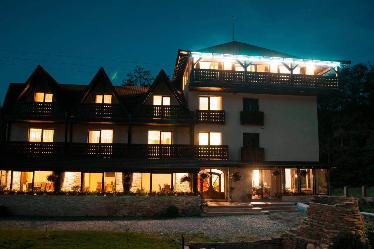 Hanul Simon Pensiune & Restaurant Бран Екстериор снимка