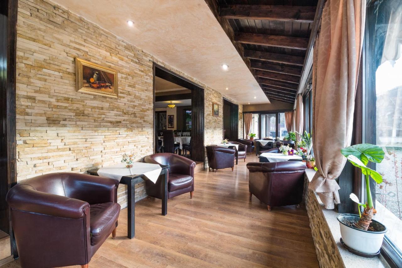 Hanul Simon Pensiune & Restaurant Бран Екстериор снимка