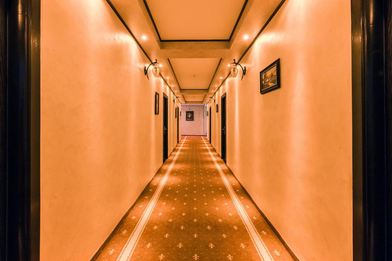 Hanul Simon Pensiune & Restaurant Бран Екстериор снимка